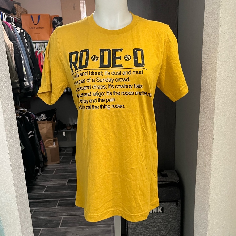 Rodeo Definition Yellow Short Sleeve Top
